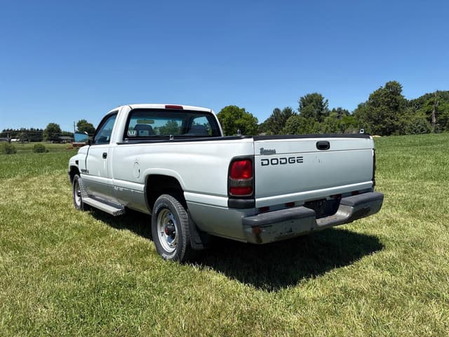 Image of Dodge Ram 1500 equipment image 2