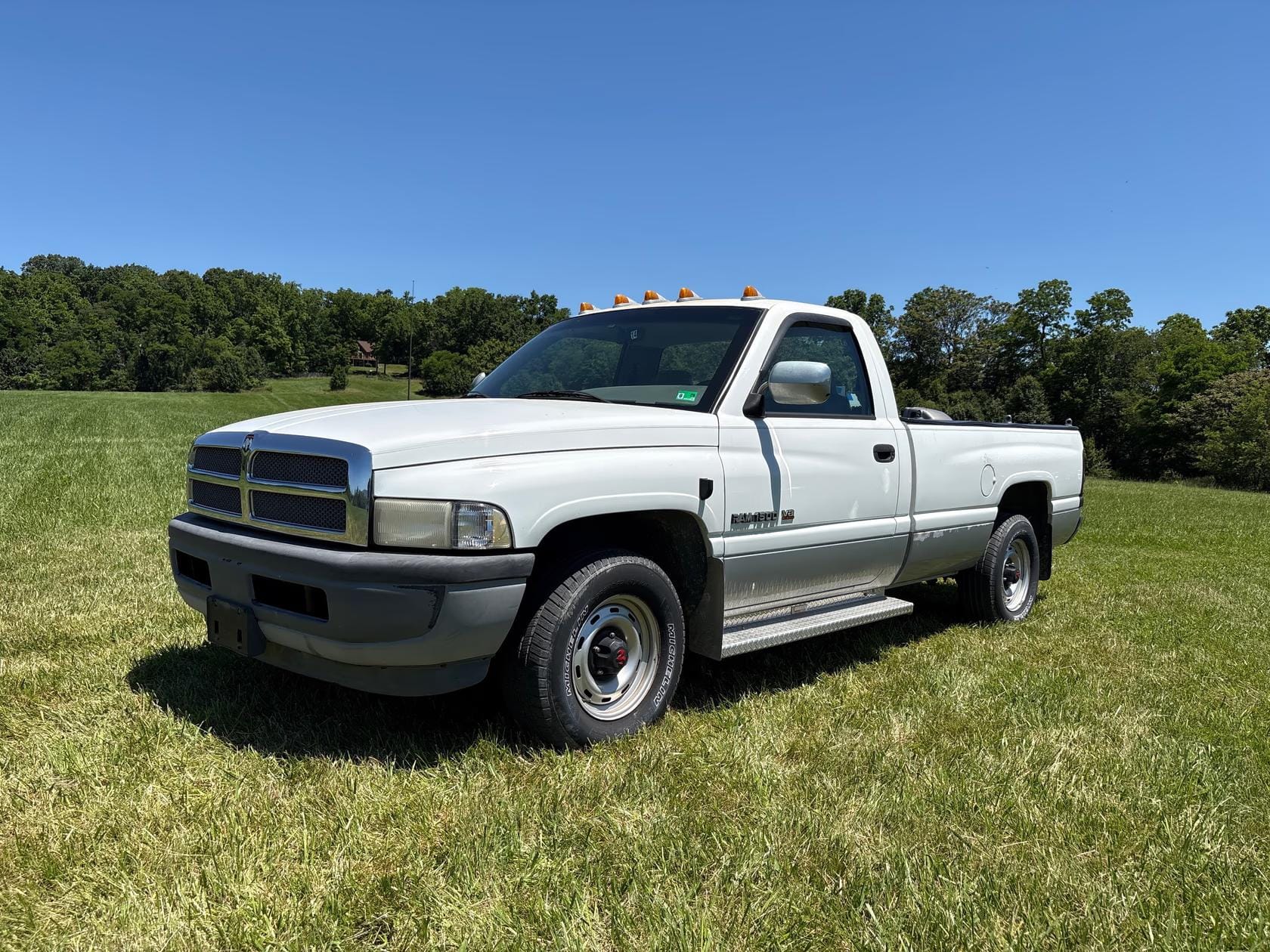 1996 Dodge Ram 1500 Equipment Image0