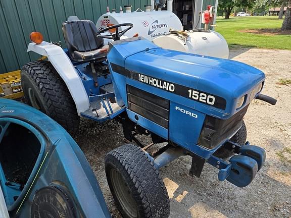 Image of Ford 1520 equipment image 2