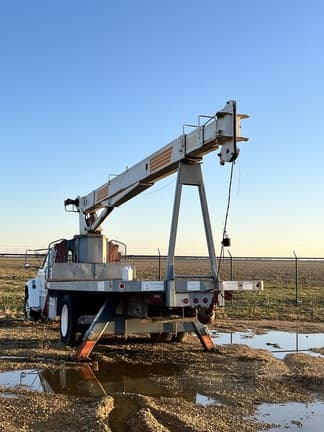 Image of Ford Undetermined equipment image 2