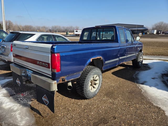 Image of Ford F-250 equipment image 3