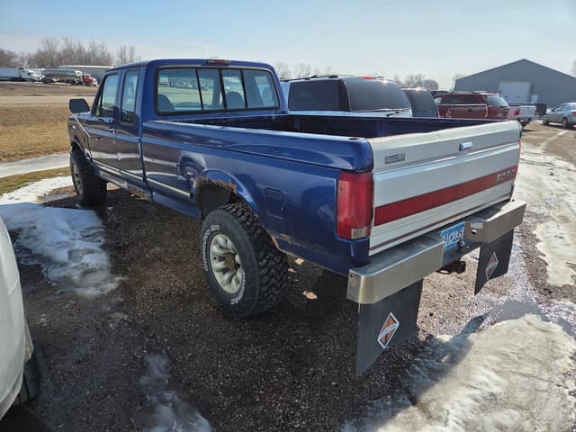 Image of Ford F-250 equipment image 2