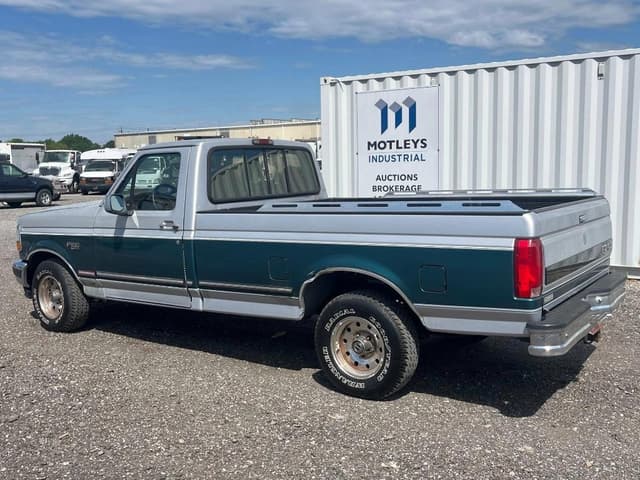 Image of Ford F-150 equipment image 1