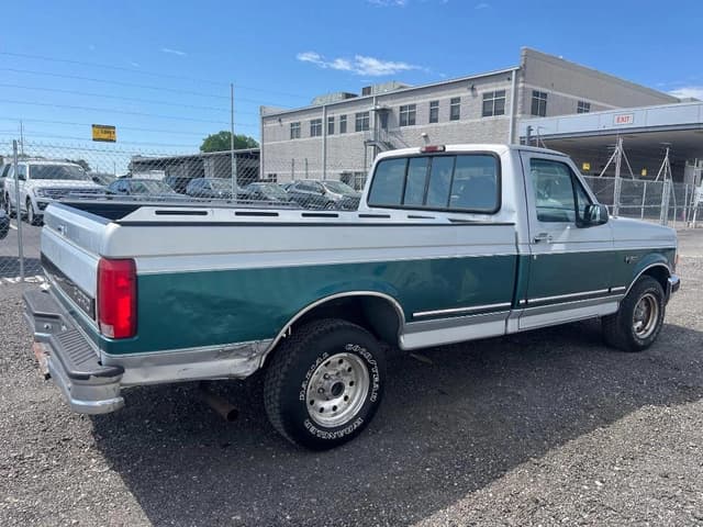 Image of Ford F-150 equipment image 4