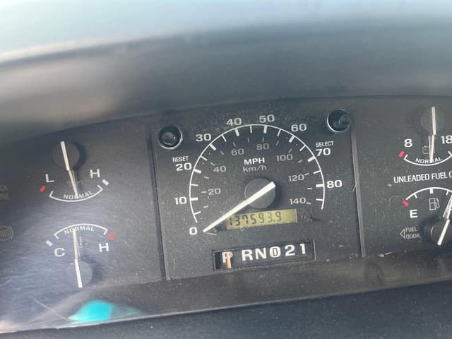 Image of Ford F-150 equipment image 3