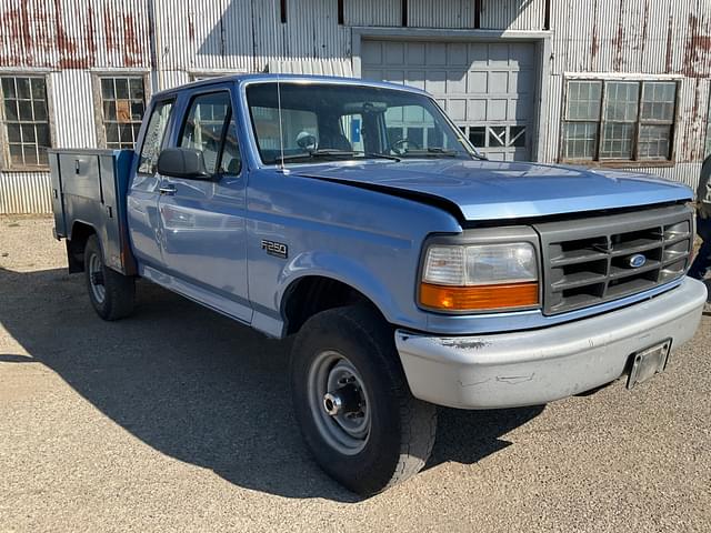 Image of Ford F-250 equipment image 2