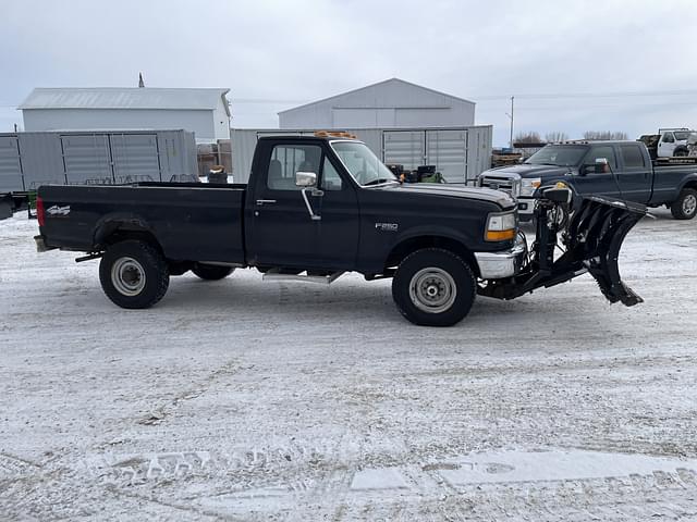 Image of Ford F-250 equipment image 3