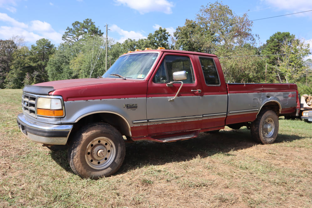 1996 Ford F-250 Equipment Image0