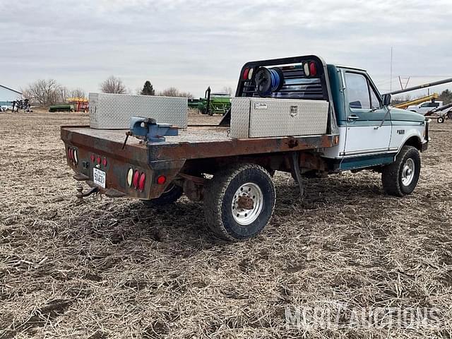 Image of Ford F-250 equipment image 2