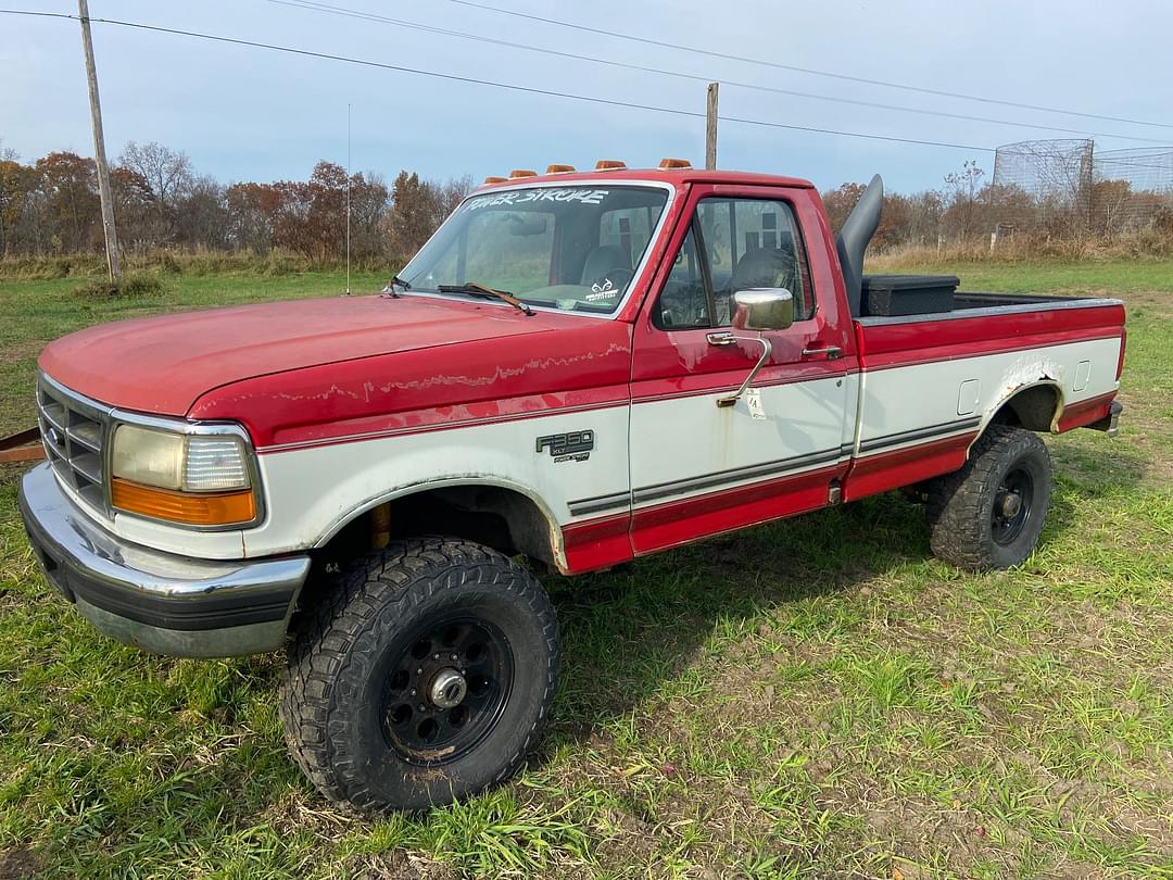 Image of Ford F-350 Primary image