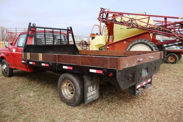Image of Ford F-350 equipment image 2