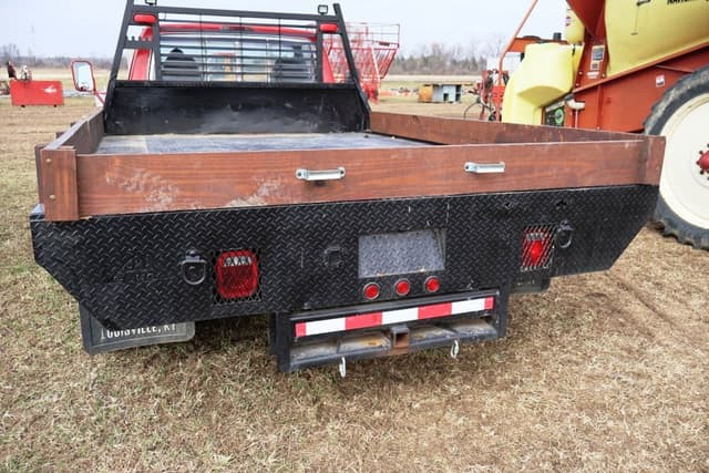 Image of Ford F-350 equipment image 3