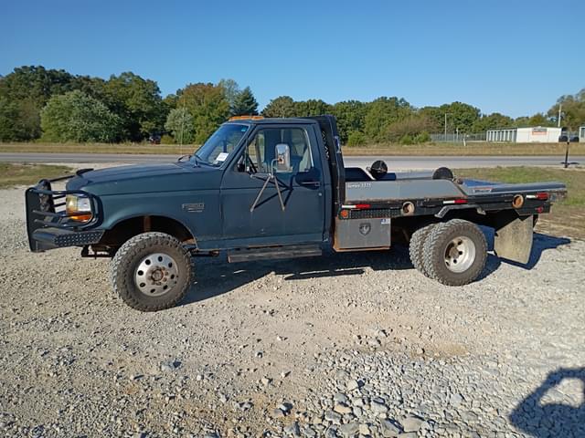 Image of Ford F-350 equipment image 2