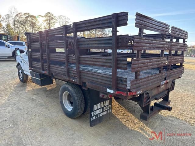 Image of Ford F-350 equipment image 3