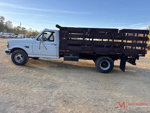 Image of Ford F-350 equipment image 4