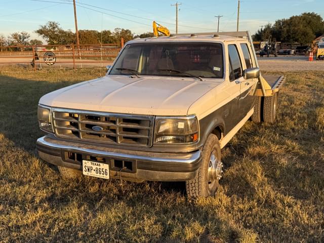 Image of Ford F-350 equipment image 1