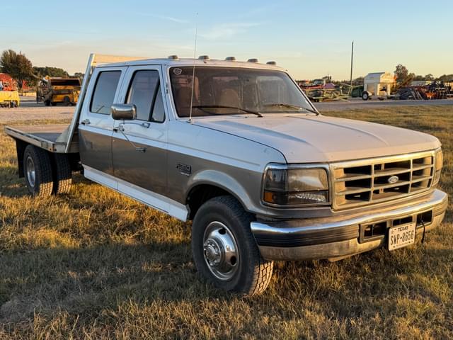 Image of Ford F-350 equipment image 2