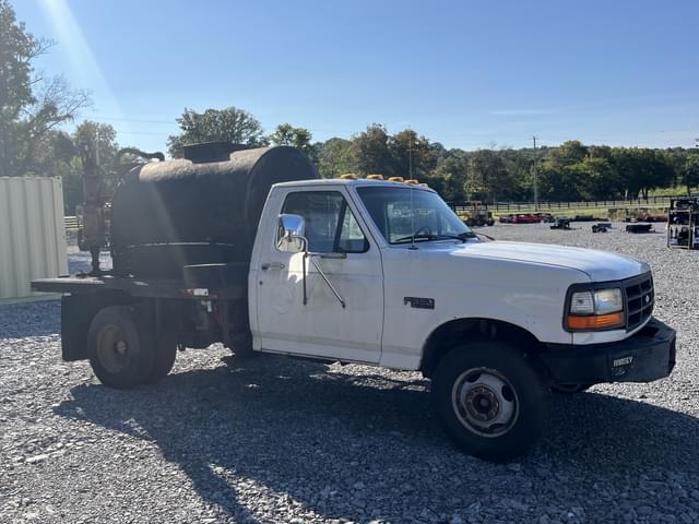 Image of Ford F-350 equipment image 3