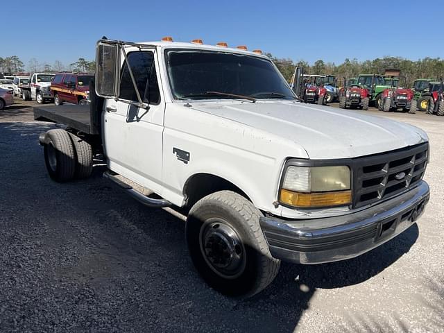 Image of Ford F-350 equipment image 3