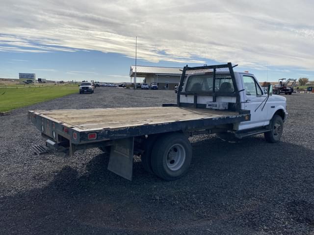 Image of Ford F-450 equipment image 4