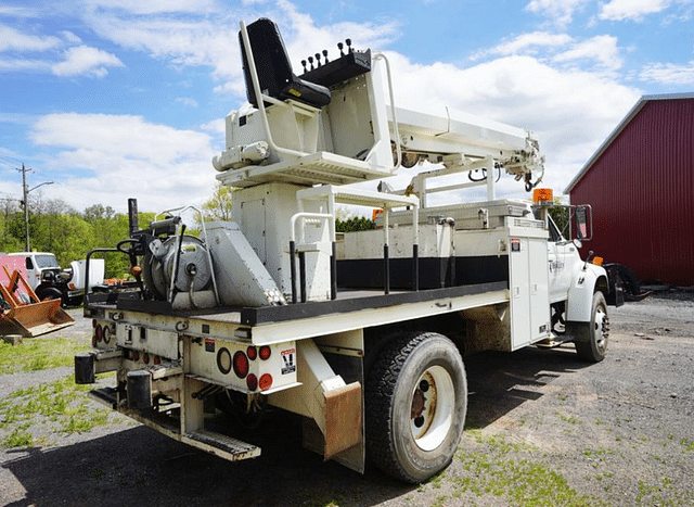 Image of Ford F-800 equipment image 4