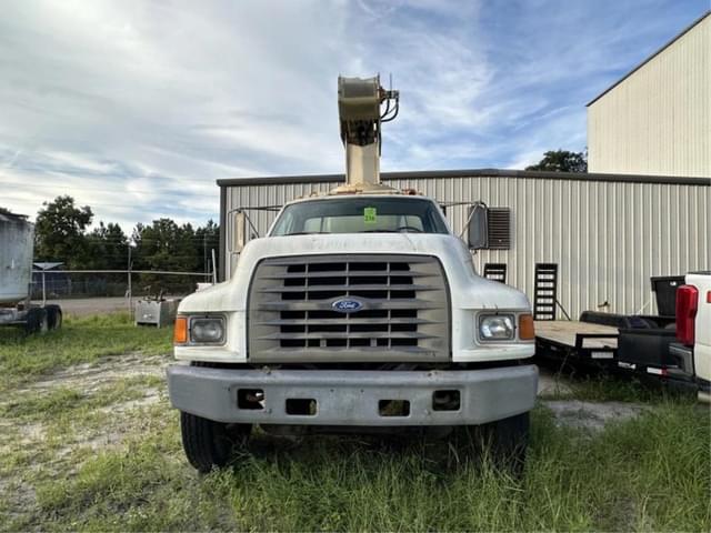 Image of Ford F-800 equipment image 2