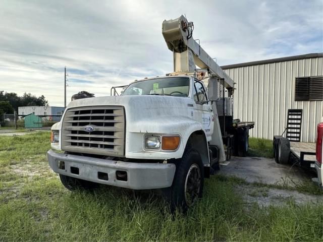 Image of Ford F-800 equipment image 1