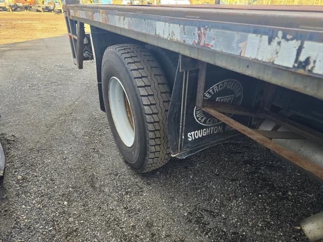 Image of Ford F-800 equipment image 4