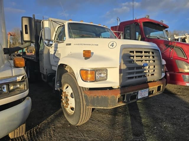 Image of Ford F-800 equipment image 2