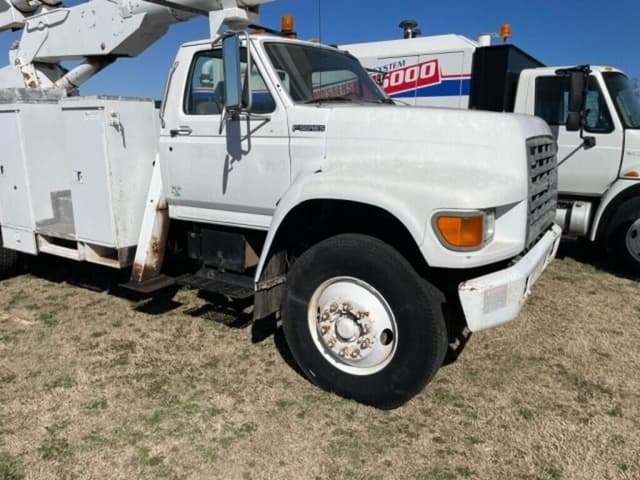 Image of Ford F-800 equipment image 2