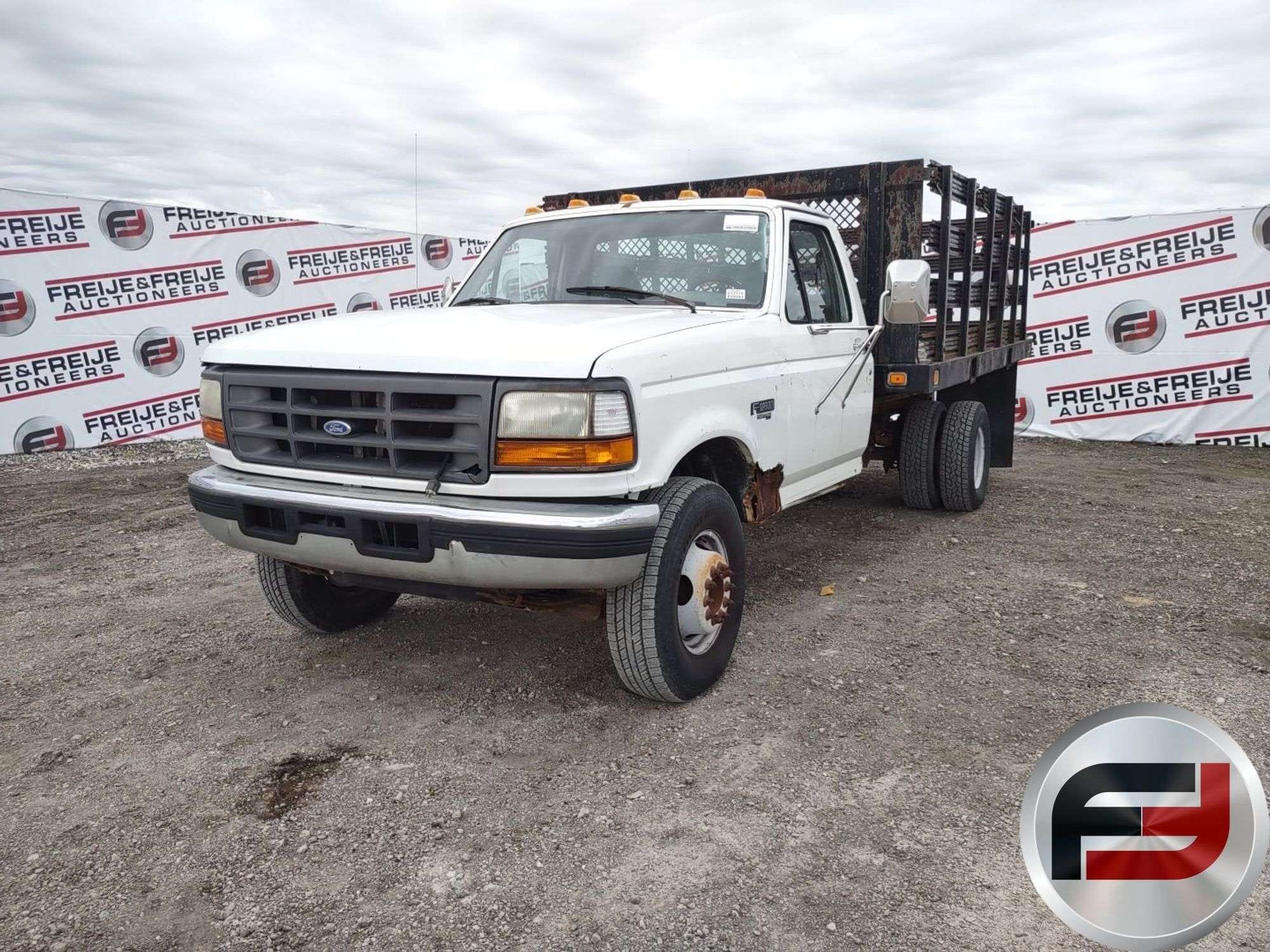 1996 Ford F-Super Duty Equipment Image0