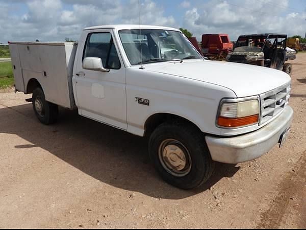 Image of Ford F-250 equipment image 1