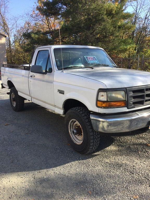 Image of Ford F-350 equipment image 2