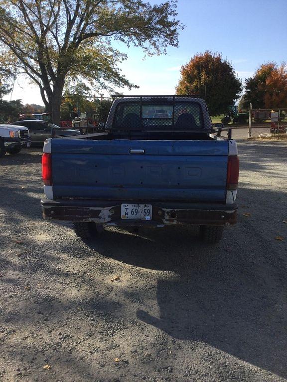 Image of Ford F-350 equipment image 4