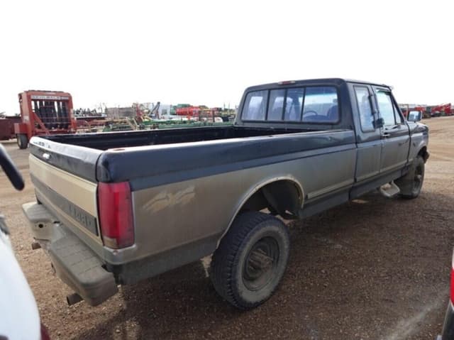 Image of Ford F-250 equipment image 2