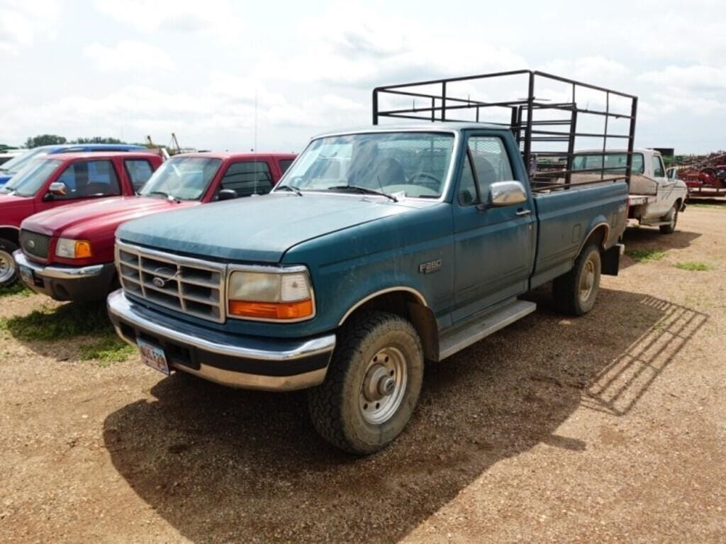 1996 Ford F-250 Equipment Image0