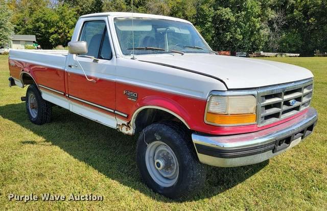 Image of Ford F-250 equipment image 2