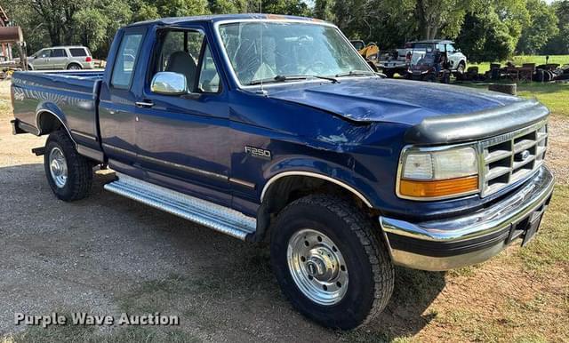 Image of Ford F-250 equipment image 2