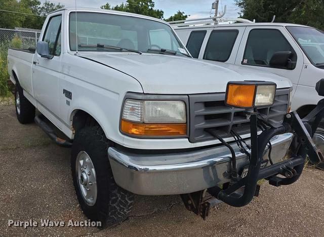 Image of Ford F-250 equipment image 2