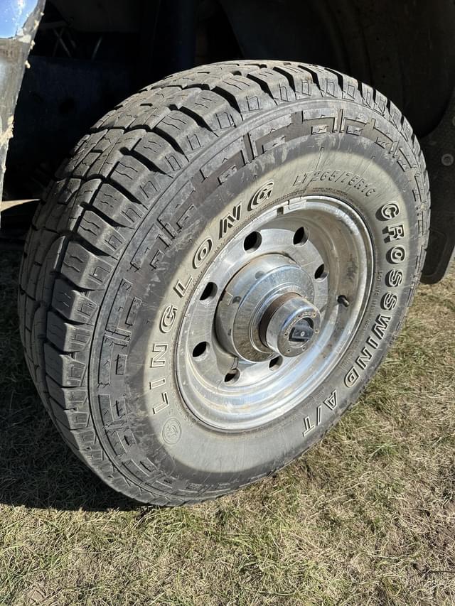 Image of Ford F-250 equipment image 2