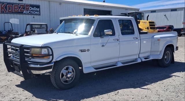 Image of Ford F-350 equipment image 2