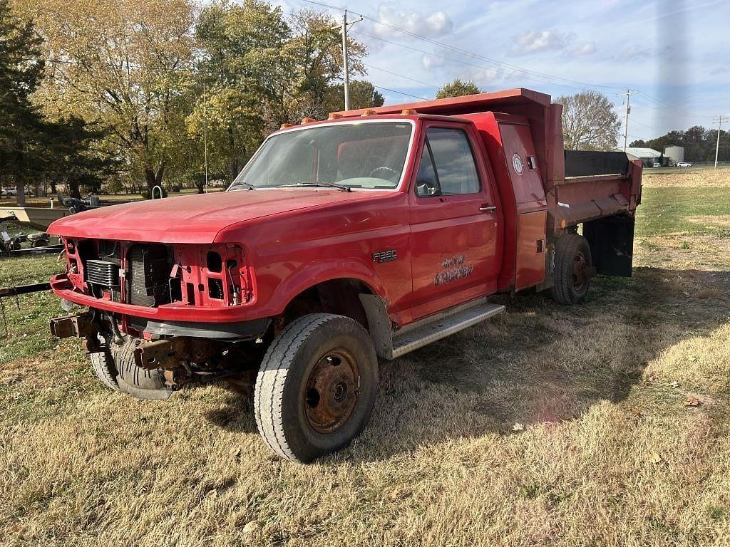 Image of Ford F-350 Primary image