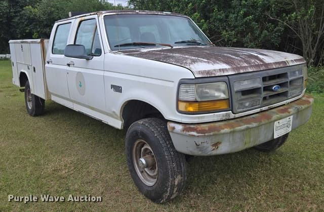 Image of Ford F-350 equipment image 2