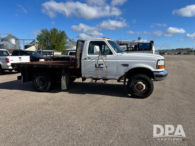Image of Ford F-350 equipment image 2