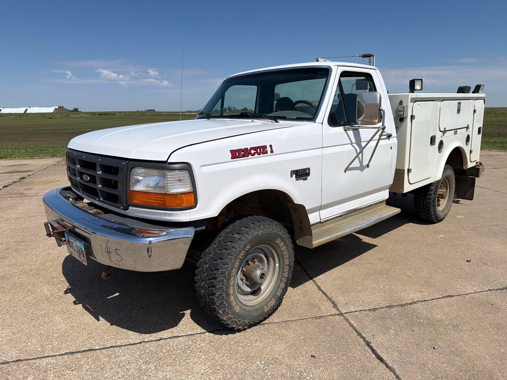 1996 Ford F-350 Equipment Image0
