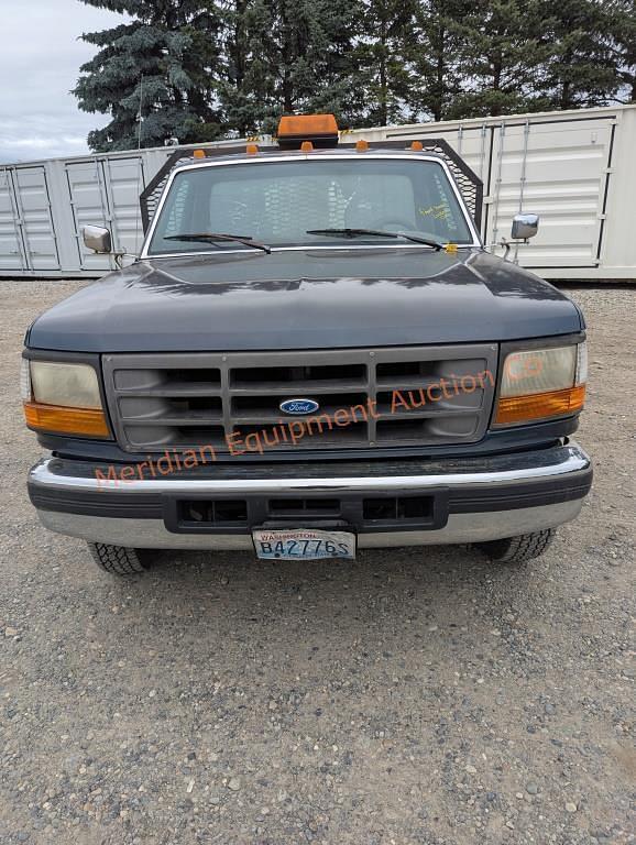 Image of Ford F-350 equipment image 2