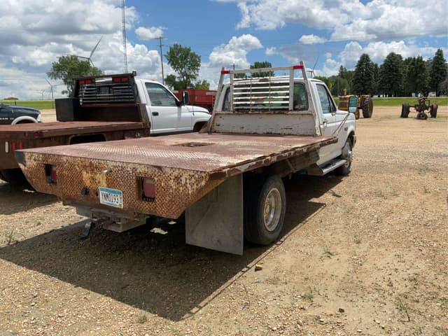 Image of Ford F-350 equipment image 3