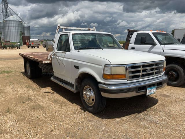 Image of Ford F-350 equipment image 2