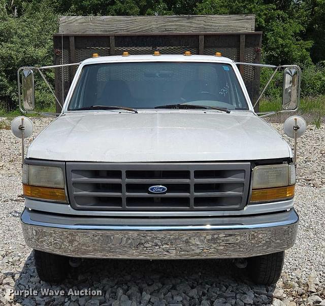 Image of Ford F-350 equipment image 1
