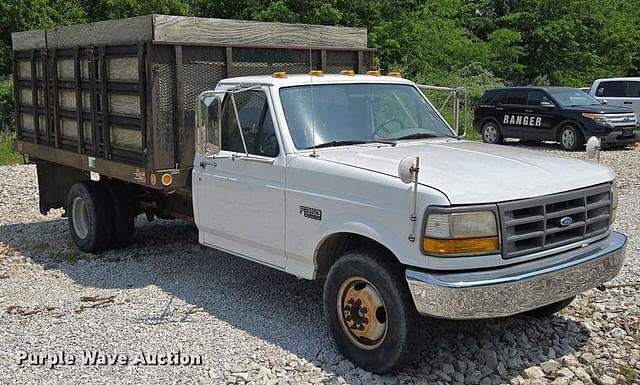 Image of Ford F-350 equipment image 2